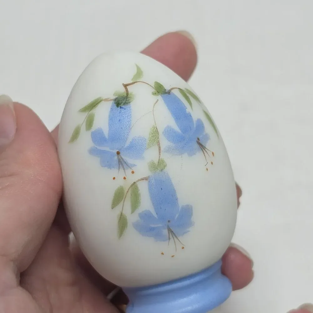 FENTON SATIN MILK GLASS HAND PAINTED BLUE BELLS EGG ON STAND SIGNED VINTAGE